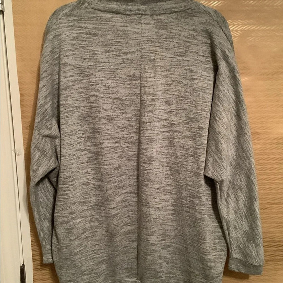 CHARMED HEARTS~BATWING~GRAY TOPPER/ CARDIGAN~ M - Picture 2 of 4